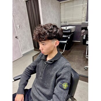 海外の雰囲気がお好きな方におすすめの海外スタイル| BOOST men's hair salon | 浜松市の本格派メンズヘアサロン