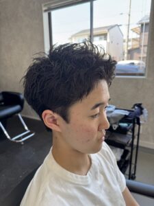 黒髪スパイキーショート | BOOST men's hair salon | 浜松市の本格派メンズヘアサロン| BOOST men's hair salon | 浜松市の本格派メンズヘアサロン