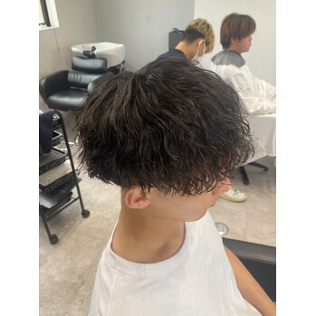 ツイストスパイラルパーマ | 浜松市の本格派メンズヘアサロン