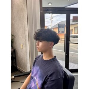 ・ラフにキマる緩めスペインカール | BOOST men's hair salon | 浜松市の本格派メンズヘアサロン