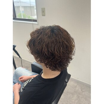 夏にピッタリ　茶髪×サーフカール | BOOST men's hair salon | 浜松市の本格派メンズヘアサロン