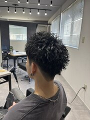 刈り上げスパイキーショート