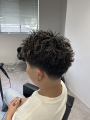 テーパーフェード　スパイキーショート | BOOST men's hair salon | 浜松市の本格派メンズヘアサロン