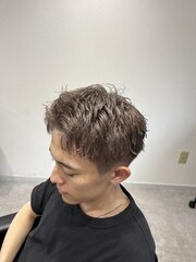 ハイトーンスパイキーショート | BOOST men's hair salon | 浜松市の本格派メンズヘアサロン